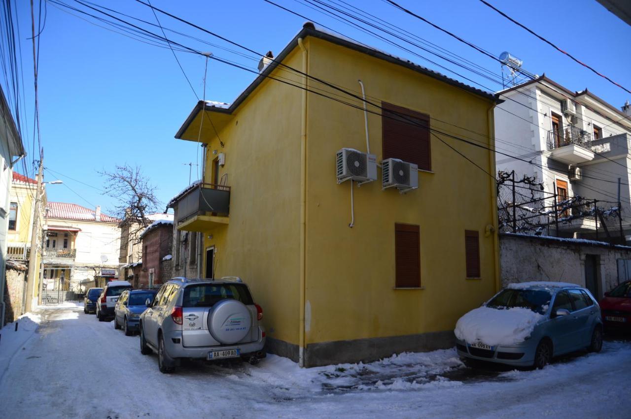 Piro'S Cozy Rooms - City Centre Корча Екстериор снимка