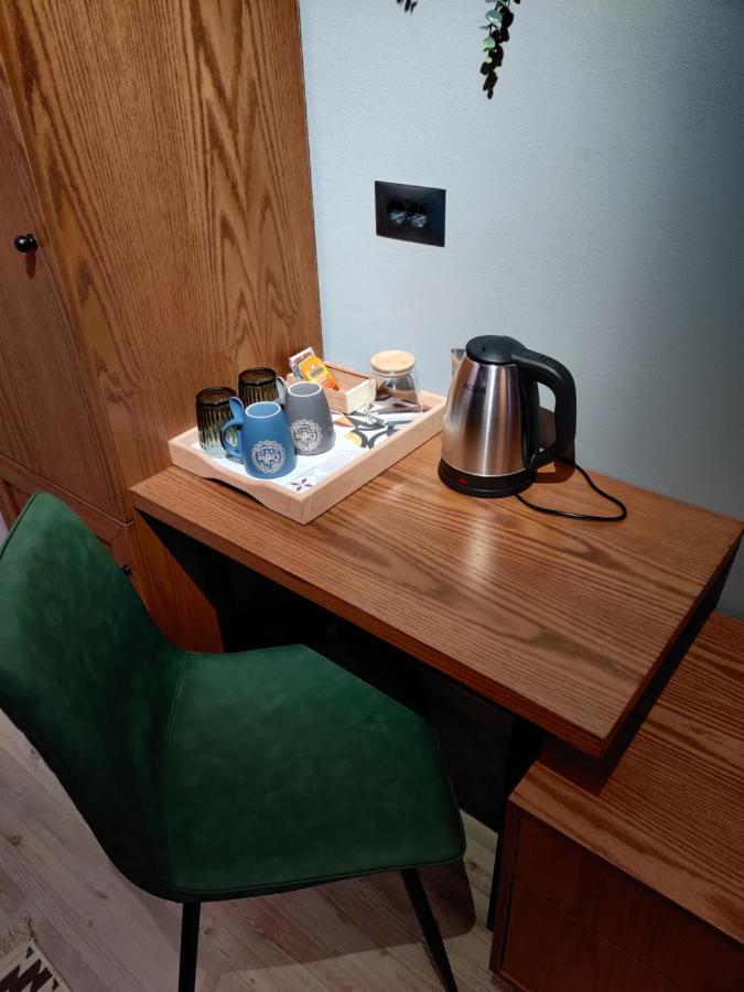 Piro'S Cozy Rooms - City Centre Корча Екстериор снимка